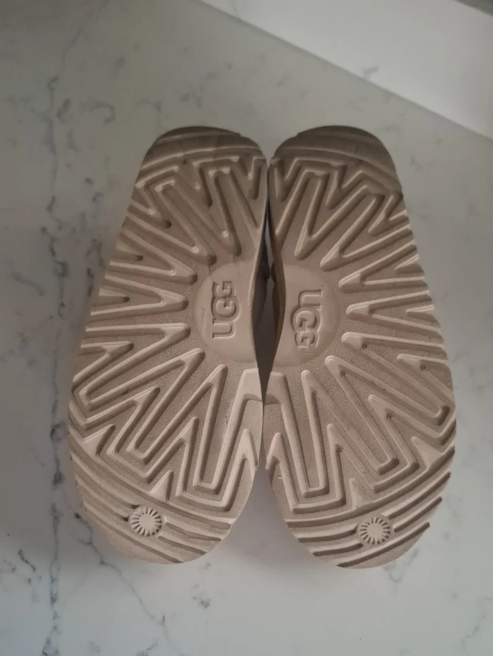 UGG classic kids